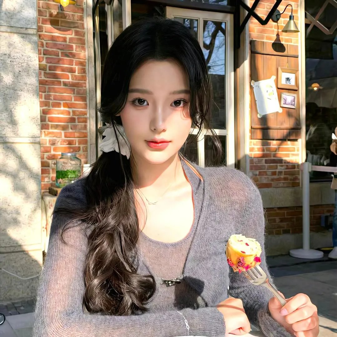 艾曼妞与罗丽妲